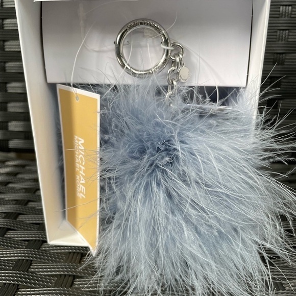 Michael Keychain,Michael Kors Sky Blue Fluffy Key Holder,Bag accesory. - Picture 4 of 12